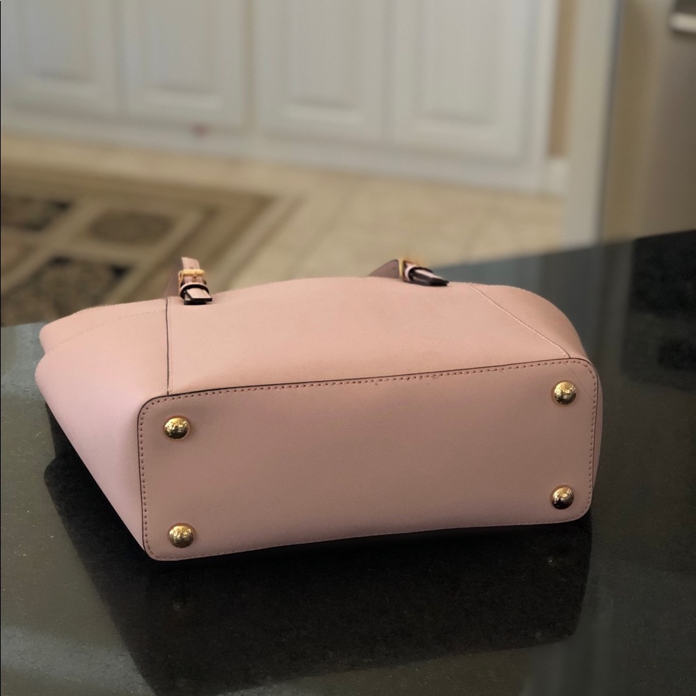 michael kors purse - Picture 2 of 8